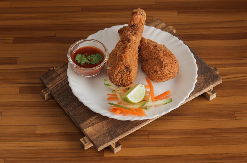 Chicken wings with dipping sauce