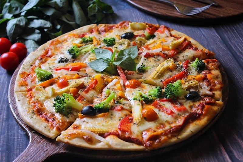 Veggie pizza with fresh vegetables